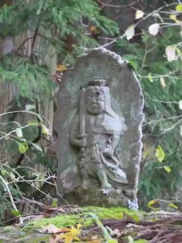 甲斐駒ヶ岳神社の像