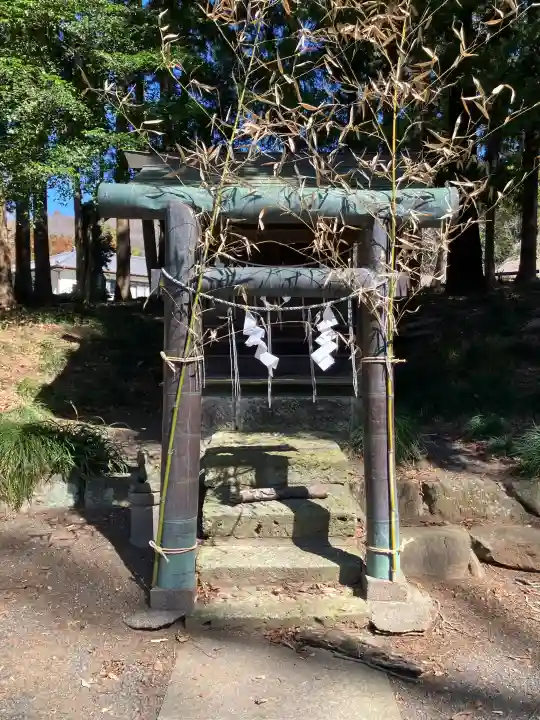 鹿島神社の{uncategorized: "未分類", other: "その他", undefined: "問題あり", building: "その他建物", grave: "お墓", sacred_gate: "鳥居", guardian: "狛犬", statue: "像", buddha: "仏像", history: "歴史", nature: "自然", garden: "庭園", animal: "動物", pagoda: "塔", temizu: "手水舎", mountain_gate: "山門・神門", sanctuary: "本殿・本堂", subordinate: "末社・摂社", art: "芸術", scenery: "景色", jizo: "地蔵", ema: "絵馬", goshuin: "御朱印", omikuji: "おみくじ", items: "授与品その他", amulet: "お守り", goshuincho: "御朱印帳", eats: "食事", festival: "お祭り", votive_dance: "神楽", shichigosan: "七五三参", wedding: "結婚式", experience: "体験その他", initially: "初詣", around: "周辺", anti_infection: "感染症対策"}