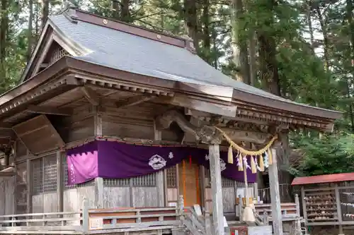 坪沼八幡神社の本殿