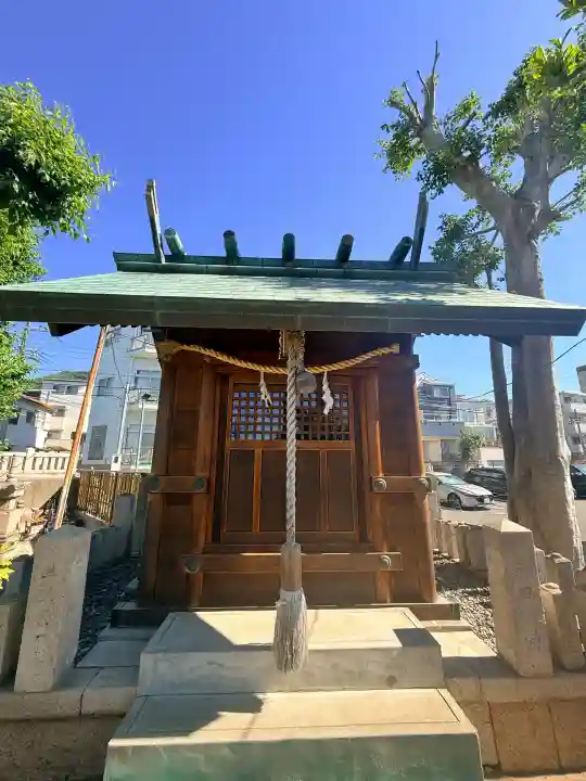 三宝荒神社(筒井八幡神社境内社)の{uncategorized: "未分類", other: "その他", undefined: "問題あり", building: "その他建物", grave: "お墓", sacred_gate: "鳥居", guardian: "狛犬", statue: "像", buddha: "仏像", history: "歴史", nature: "自然", garden: "庭園", animal: "動物", pagoda: "塔", temizu: "手水舎", mountain_gate: "山門・神門", sanctuary: "本殿・本堂", subordinate: "末社・摂社", art: "芸術", scenery: "景色", jizo: "地蔵", ema: "絵馬", goshuin: "御朱印", omikuji: "おみくじ", items: "授与品その他", amulet: "お守り", goshuincho: "御朱印帳", eats: "食事", festival: "お祭り", votive_dance: "神楽", shichigosan: "七五三参", wedding: "結婚式", experience: "体験その他", initially: "初詣", around: "周辺", anti_infection: "感染症対策"}