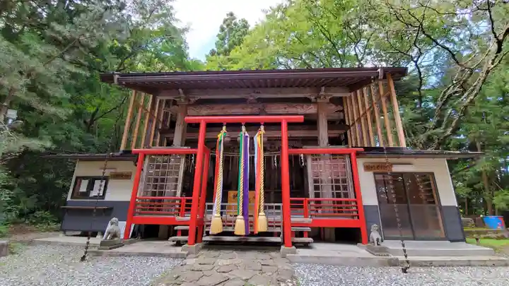 諏訪神社の本殿・本堂