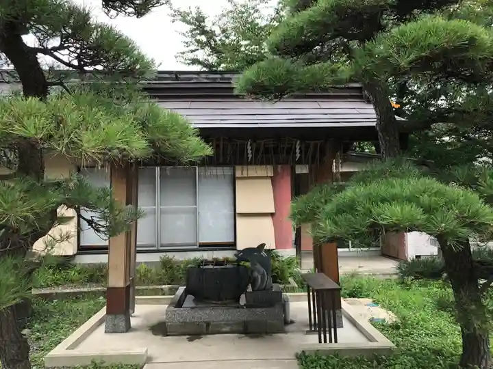 諏訪神社の手水舎