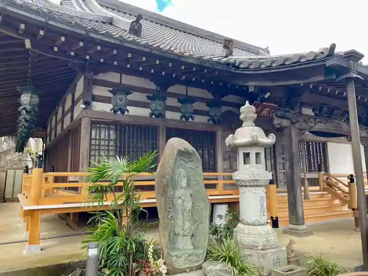 本乗寺の{uncategorized: "未分類", other: "その他", undefined: "問題あり", building: "その他建物", grave: "お墓", sacred_gate: "鳥居", guardian: "狛犬", statue: "像", buddha: "仏像", history: "歴史", nature: "自然", garden: "庭園", animal: "動物", pagoda: "塔", temizu: "手水舎", mountain_gate: "山門・神門", sanctuary: "本殿・本堂", subordinate: "末社・摂社", art: "芸術", scenery: "景色", jizo: "地蔵", ema: "絵馬", goshuin: "御朱印", omikuji: "おみくじ", items: "授与品その他", amulet: "お守り", goshuincho: "御朱印帳", eats: "食事", festival: "お祭り", votive_dance: "神楽", shichigosan: "七五三参", wedding: "結婚式", experience: "体験その他", initially: "初詣", around: "周辺", anti_infection: "感染症対策"}