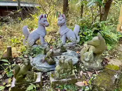 白金氷川神社の像