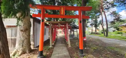 與次郎稲荷神社の鳥居