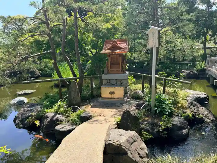 西新井大師総持寺の{uncategorized: "未分類", other: "その他", undefined: "問題あり", building: "その他建物", grave: "お墓", sacred_gate: "鳥居", guardian: "狛犬", statue: "像", buddha: "仏像", history: "歴史", nature: "自然", garden: "庭園", animal: "動物", pagoda: "塔", temizu: "手水舎", mountain_gate: "山門・神門", sanctuary: "本殿・本堂", subordinate: "末社・摂社", art: "芸術", scenery: "景色", jizo: "地蔵", ema: "絵馬", goshuin: "御朱印", omikuji: "おみくじ", items: "授与品その他", amulet: "お守り", goshuincho: "御朱印帳", eats: "食事", festival: "お祭り", votive_dance: "神楽", shichigosan: "七五三参", wedding: "結婚式", experience: "体験その他", initially: "初詣", around: "周辺", anti_infection: "感染症対策"}