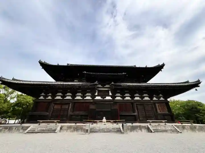 東寺(教王護国寺)の{uncategorized: "未分類", other: "その他", undefined: "問題あり", building: "その他建物", grave: "お墓", sacred_gate: "鳥居", guardian: "狛犬", statue: "像", buddha: "仏像", history: "歴史", nature: "自然", garden: "庭園", animal: "動物", pagoda: "塔", temizu: "手水舎", mountain_gate: "山門・神門", sanctuary: "本殿・本堂", subordinate: "末社・摂社", art: "芸術", scenery: "景色", jizo: "地蔵", ema: "絵馬", goshuin: "御朱印", omikuji: "おみくじ", items: "授与品その他", amulet: "お守り", goshuincho: "御朱印帳", eats: "食事", festival: "お祭り", votive_dance: "神楽", shichigosan: "七五三参", wedding: "結婚式", experience: "体験その他", initially: "初詣", around: "周辺", anti_infection: "感染症対策"}