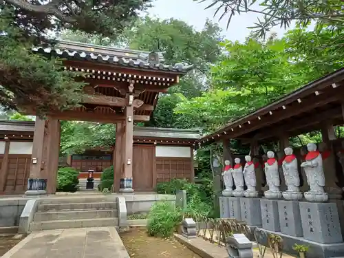 宝泉寺の山門