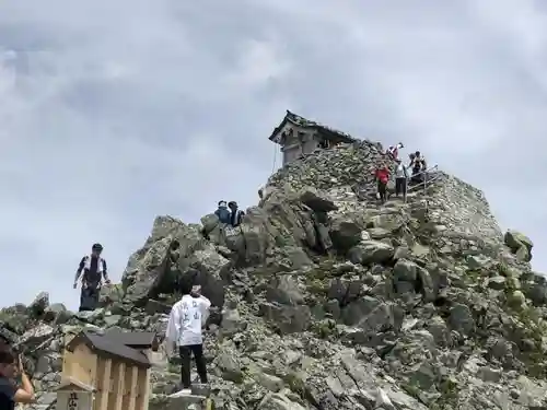 雄山神社峰本社の建物その他