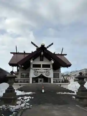 苗穂神社の{uncategorized: "未分類", other: "その他", undefined: "問題あり", building: "その他建物", grave: "お墓", sacred_gate: "鳥居", guardian: "狛犬", statue: "像", buddha: "仏像", history: "歴史", nature: "自然", garden: "庭園", animal: "動物", pagoda: "塔", temizu: "手水舎", mountain_gate: "山門・神門", sanctuary: "本殿・本堂", subordinate: "末社・摂社", art: "芸術", scenery: "景色", jizo: "地蔵", ema: "絵馬", goshuin: "御朱印", omikuji: "おみくじ", items: "授与品その他", amulet: "お守り", goshuincho: "御朱印帳", eats: "食事", festival: "お祭り", votive_dance: "神楽", shichigosan: "七五三参", wedding: "結婚式", experience: "体験その他", initially: "初詣", around: "周辺", anti_infection: "感染症対策"}