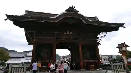 善光寺の山門・神門