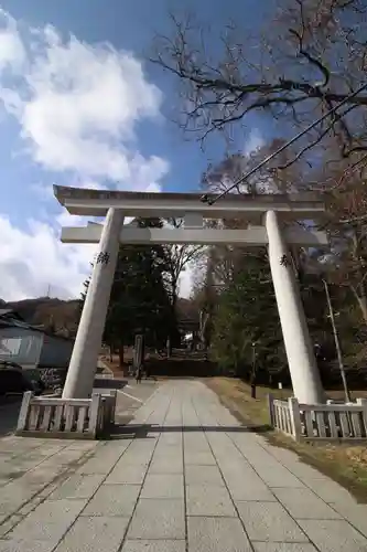 諏訪大社上社前宮の鳥居