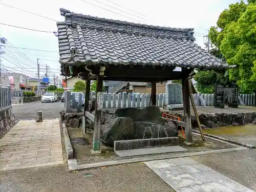 楉埜神社の手水舎