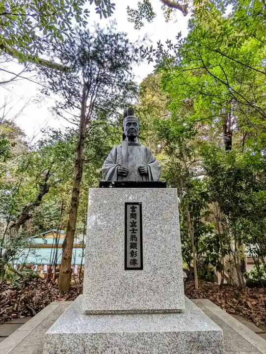 検見川神社の像