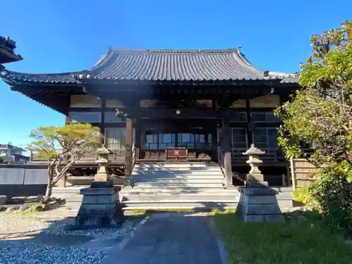 蓮華寺の本殿