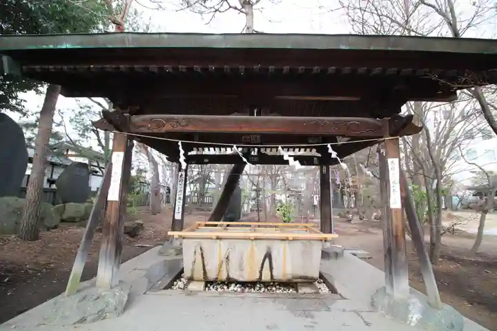 四柱神社の手水舎