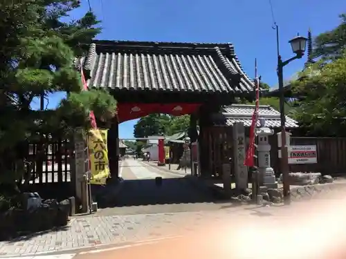 笠覆寺 (笠寺観音)の山門・神門