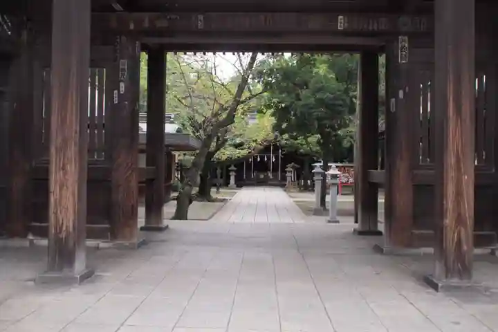 川口神社の山門・神門