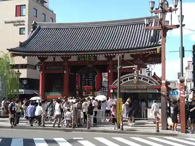 浅草寺の山門・神門