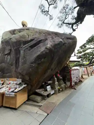 千光寺の{uncategorized: "未分類", other: "その他", undefined: "問題あり", building: "その他建物", grave: "お墓", sacred_gate: "鳥居", guardian: "狛犬", statue: "像", buddha: "仏像", history: "歴史", nature: "自然", garden: "庭園", animal: "動物", pagoda: "塔", temizu: "手水舎", mountain_gate: "山門・神門", sanctuary: "本殿・本堂", subordinate: "末社・摂社", art: "芸術", scenery: "景色", jizo: "地蔵", ema: "絵馬", goshuin: "御朱印", omikuji: "おみくじ", items: "授与品その他", amulet: "お守り", goshuincho: "御朱印帳", eats: "食事", festival: "お祭り", votive_dance: "神楽", shichigosan: "七五三参", wedding: "結婚式", experience: "体験その他", initially: "初詣", around: "周辺", anti_infection: "感染症対策"}