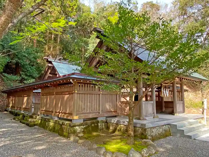 安房神社の本殿・本堂