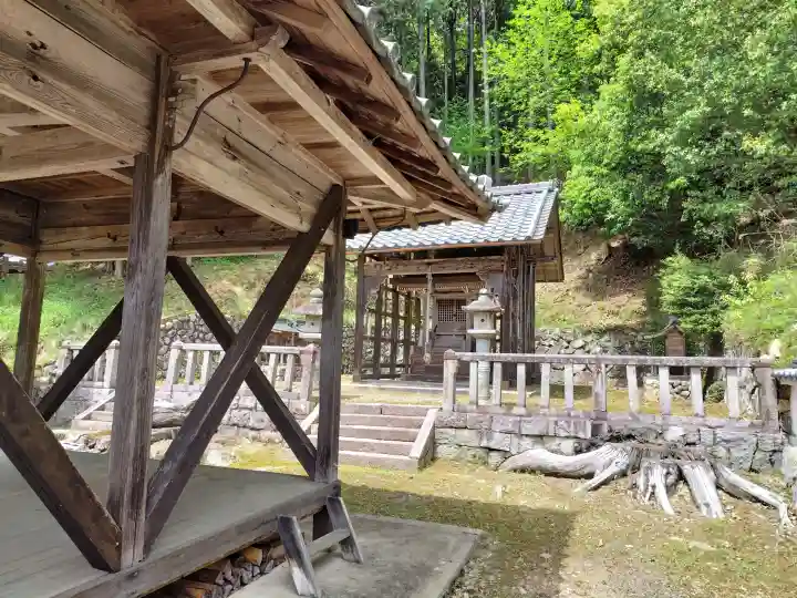 慈久神社の{uncategorized: "未分類", other: "その他", undefined: "問題あり", building: "その他建物", grave: "お墓", sacred_gate: "鳥居", guardian: "狛犬", statue: "像", buddha: "仏像", history: "歴史", nature: "自然", garden: "庭園", animal: "動物", pagoda: "塔", temizu: "手水舎", mountain_gate: "山門・神門", sanctuary: "本殿・本堂", subordinate: "末社・摂社", art: "芸術", scenery: "景色", jizo: "地蔵", ema: "絵馬", goshuin: "御朱印", omikuji: "おみくじ", items: "授与品その他", amulet: "お守り", goshuincho: "御朱印帳", eats: "食事", festival: "お祭り", votive_dance: "神楽", shichigosan: "七五三参", wedding: "結婚式", experience: "体験その他", initially: "初詣", around: "周辺", anti_infection: "感染症対策"}