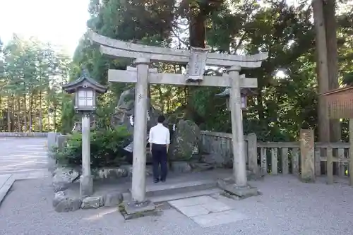 白山比咩神社の鳥居