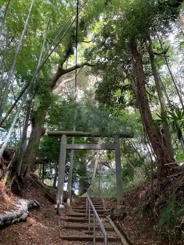 白山神社の鳥居