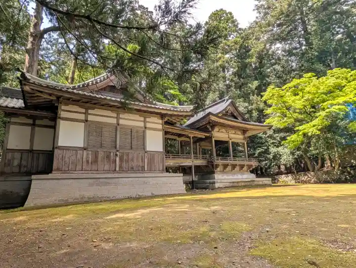 彌彦神社の{uncategorized: "未分類", other: "その他", undefined: "問題あり", building: "その他建物", grave: "お墓", sacred_gate: "鳥居", guardian: "狛犬", statue: "像", buddha: "仏像", history: "歴史", nature: "自然", garden: "庭園", animal: "動物", pagoda: "塔", temizu: "手水舎", mountain_gate: "山門・神門", sanctuary: "本殿・本堂", subordinate: "末社・摂社", art: "芸術", scenery: "景色", jizo: "地蔵", ema: "絵馬", goshuin: "御朱印", omikuji: "おみくじ", items: "授与品その他", amulet: "お守り", goshuincho: "御朱印帳", eats: "食事", festival: "お祭り", votive_dance: "神楽", shichigosan: "七五三参", wedding: "結婚式", experience: "体験その他", initially: "初詣", around: "周辺", anti_infection: "感染症対策"}