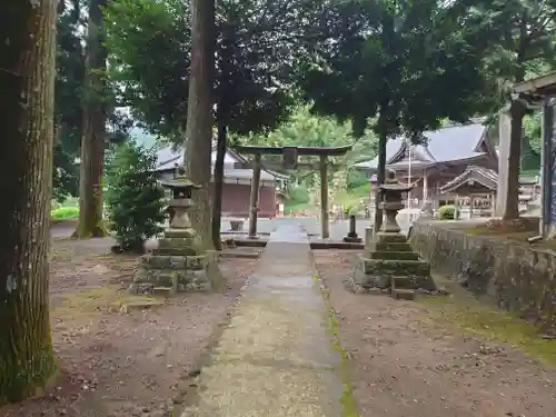 石座神社の鳥居