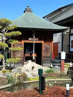 徳蔵寺の{uncategorized: "未分類", other: "その他", undefined: "問題あり", building: "その他建物", grave: "お墓", sacred_gate: "鳥居", guardian: "狛犬", statue: "像", buddha: "仏像", history: "歴史", nature: "自然", garden: "庭園", animal: "動物", pagoda: "塔", temizu: "手水舎", mountain_gate: "山門・神門", sanctuary: "本殿・本堂", subordinate: "末社・摂社", art: "芸術", scenery: "景色", jizo: "地蔵", ema: "絵馬", goshuin: "御朱印", omikuji: "おみくじ", items: "授与品その他", amulet: "お守り", goshuincho: "御朱印帳", eats: "食事", festival: "お祭り", votive_dance: "神楽", shichigosan: "七五三参", wedding: "結婚式", experience: "体験その他", initially: "初詣", around: "周辺", anti_infection: "感染症対策"}
