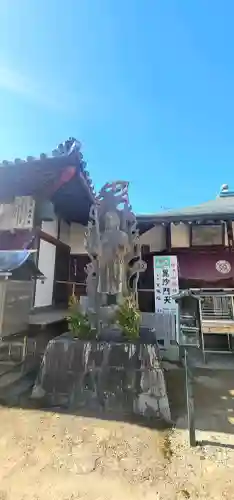 文殊院の{uncategorized: "未分類", other: "その他", undefined: "問題あり", building: "その他建物", grave: "お墓", sacred_gate: "鳥居", guardian: "狛犬", statue: "像", buddha: "仏像", history: "歴史", nature: "自然", garden: "庭園", animal: "動物", pagoda: "塔", temizu: "手水舎", mountain_gate: "山門・神門", sanctuary: "本殿・本堂", subordinate: "末社・摂社", art: "芸術", scenery: "景色", jizo: "地蔵", ema: "絵馬", goshuin: "御朱印", omikuji: "おみくじ", items: "授与品その他", amulet: "お守り", goshuincho: "御朱印帳", eats: "食事", festival: "お祭り", votive_dance: "神楽", shichigosan: "七五三参", wedding: "結婚式", experience: "体験その他", initially: "初詣", around: "周辺", anti_infection: "感染症対策"}