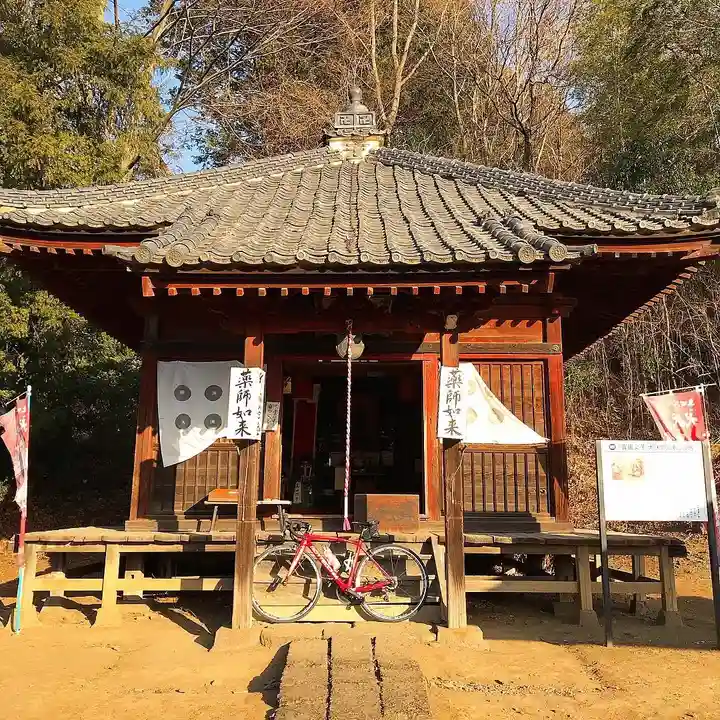 新町薬師堂の本殿・本堂