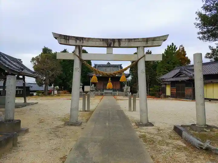 白山神社(法光寺町)の鳥居