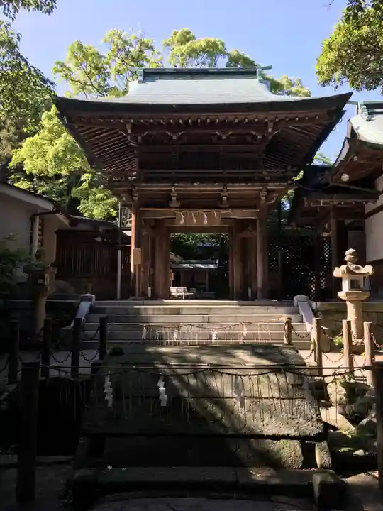 志賀海神社の山門・神門
