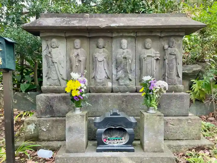 蓮勝寺の{uncategorized: "未分類", other: "その他", undefined: "問題あり", building: "その他建物", grave: "お墓", sacred_gate: "鳥居", guardian: "狛犬", statue: "像", buddha: "仏像", history: "歴史", nature: "自然", garden: "庭園", animal: "動物", pagoda: "塔", temizu: "手水舎", mountain_gate: "山門・神門", sanctuary: "本殿・本堂", subordinate: "末社・摂社", art: "芸術", scenery: "景色", jizo: "地蔵", ema: "絵馬", goshuin: "御朱印", omikuji: "おみくじ", items: "授与品その他", amulet: "お守り", goshuincho: "御朱印帳", eats: "食事", festival: "お祭り", votive_dance: "神楽", shichigosan: "七五三参", wedding: "結婚式", experience: "体験その他", initially: "初詣", around: "周辺", anti_infection: "感染症対策"}