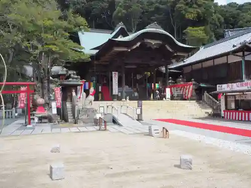 由加山 由加神社本宮の本殿