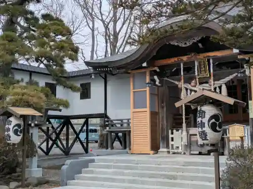 湯倉神社の{uncategorized: "未分類", other: "その他", undefined: "問題あり", building: "その他建物", grave: "お墓", sacred_gate: "鳥居", guardian: "狛犬", statue: "像", buddha: "仏像", history: "歴史", nature: "自然", garden: "庭園", animal: "動物", pagoda: "塔", temizu: "手水舎", mountain_gate: "山門・神門", sanctuary: "本殿・本堂", subordinate: "末社・摂社", art: "芸術", scenery: "景色", jizo: "地蔵", ema: "絵馬", goshuin: "御朱印", omikuji: "おみくじ", items: "授与品その他", amulet: "お守り", goshuincho: "御朱印帳", eats: "食事", festival: "お祭り", votive_dance: "神楽", shichigosan: "七五三参", wedding: "結婚式", experience: "体験その他", initially: "初詣", around: "周辺", anti_infection: "感染症対策"}