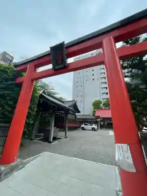 羽衣町厳島神社（関内厳島神社・横浜弁天）の{uncategorized: "未分類", other: "その他", undefined: "問題あり", building: "その他建物", grave: "お墓", sacred_gate: "鳥居", guardian: "狛犬", statue: "像", buddha: "仏像", history: "歴史", nature: "自然", garden: "庭園", animal: "動物", pagoda: "塔", temizu: "手水舎", mountain_gate: "山門・神門", sanctuary: "本殿・本堂", subordinate: "末社・摂社", art: "芸術", scenery: "景色", jizo: "地蔵", ema: "絵馬", goshuin: "御朱印", omikuji: "おみくじ", items: "授与品その他", amulet: "お守り", goshuincho: "御朱印帳", eats: "食事", festival: "お祭り", votive_dance: "神楽", shichigosan: "七五三参", wedding: "結婚式", experience: "体験その他", initially: "初詣", around: "周辺", anti_infection: "感染症対策"}