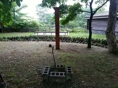 サケ神社(サケの慰霊塔)のその他建物