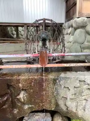 白金龍王社の手水舎