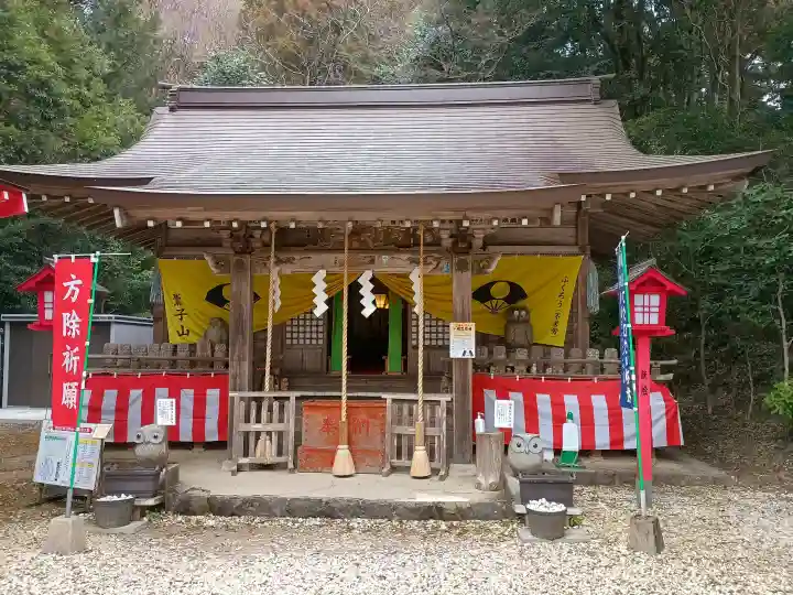 鷲子山上神社の{uncategorized: "未分類", other: "その他", undefined: "問題あり", building: "その他建物", grave: "お墓", sacred_gate: "鳥居", guardian: "狛犬", statue: "像", buddha: "仏像", history: "歴史", nature: "自然", garden: "庭園", animal: "動物", pagoda: "塔", temizu: "手水舎", mountain_gate: "山門・神門", sanctuary: "本殿・本堂", subordinate: "末社・摂社", art: "芸術", scenery: "景色", jizo: "地蔵", ema: "絵馬", goshuin: "御朱印", omikuji: "おみくじ", items: "授与品その他", amulet: "お守り", goshuincho: "御朱印帳", eats: "食事", festival: "お祭り", votive_dance: "神楽", shichigosan: "七五三参", wedding: "結婚式", experience: "体験その他", initially: "初詣", around: "周辺", anti_infection: "感染症対策"}