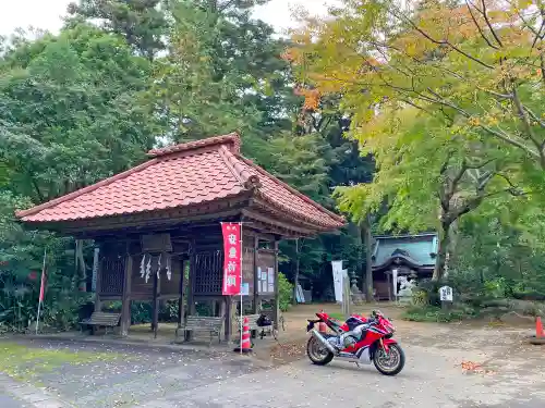 胎安神社の山門