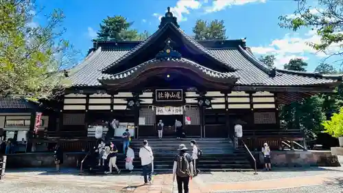 尾山神社の本殿