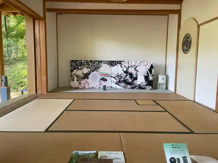 常陸国出雲大社の{uncategorized: "未分類", other: "その他", undefined: "問題あり", building: "その他建物", grave: "お墓", sacred_gate: "鳥居", guardian: "狛犬", statue: "像", buddha: "仏像", history: "歴史", nature: "自然", garden: "庭園", animal: "動物", pagoda: "塔", temizu: "手水舎", mountain_gate: "山門・神門", sanctuary: "本殿・本堂", subordinate: "末社・摂社", art: "芸術", scenery: "景色", jizo: "地蔵", ema: "絵馬", goshuin: "御朱印", omikuji: "おみくじ", items: "授与品その他", amulet: "お守り", goshuincho: "御朱印帳", eats: "食事", festival: "お祭り", votive_dance: "神楽", shichigosan: "七五三参", wedding: "結婚式", experience: "体験その他", initially: "初詣", around: "周辺", anti_infection: "感染症対策"}