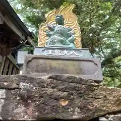 御嶽神社(王滝口）里宮の像