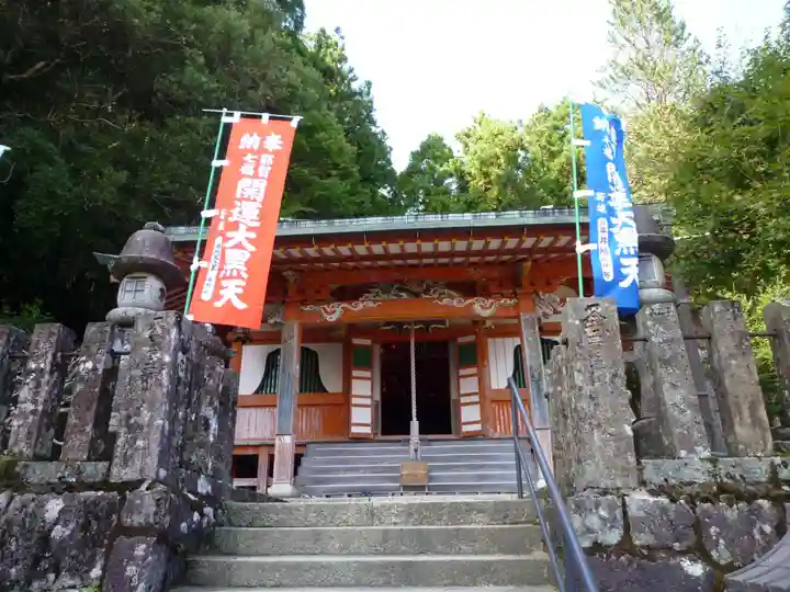 青岸渡寺の本殿・本堂