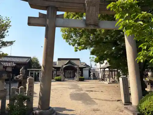日吉神社の{uncategorized: "未分類", other: "その他", undefined: "問題あり", building: "その他建物", grave: "お墓", sacred_gate: "鳥居", guardian: "狛犬", statue: "像", buddha: "仏像", history: "歴史", nature: "自然", garden: "庭園", animal: "動物", pagoda: "塔", temizu: "手水舎", mountain_gate: "山門・神門", sanctuary: "本殿・本堂", subordinate: "末社・摂社", art: "芸術", scenery: "景色", jizo: "地蔵", ema: "絵馬", goshuin: "御朱印", omikuji: "おみくじ", items: "授与品その他", amulet: "お守り", goshuincho: "御朱印帳", eats: "食事", festival: "お祭り", votive_dance: "神楽", shichigosan: "七五三参", wedding: "結婚式", experience: "体験その他", initially: "初詣", around: "周辺", anti_infection: "感染症対策"}