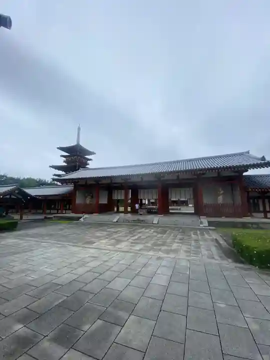 薬師寺の山門・神門