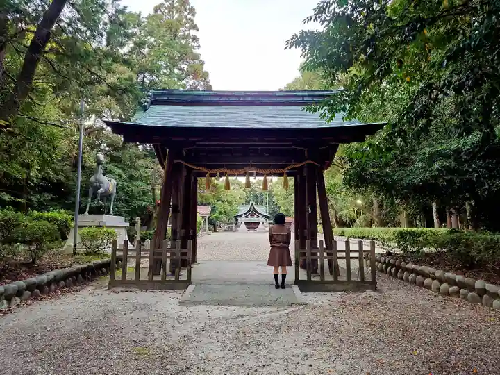 伊多波刀神社の山門・神門